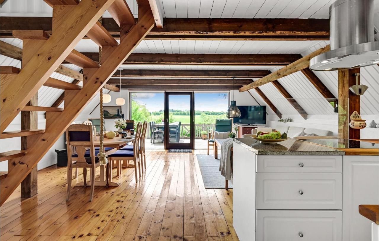 Stunning Home In Logstrup With Kitchen Extérieur photo