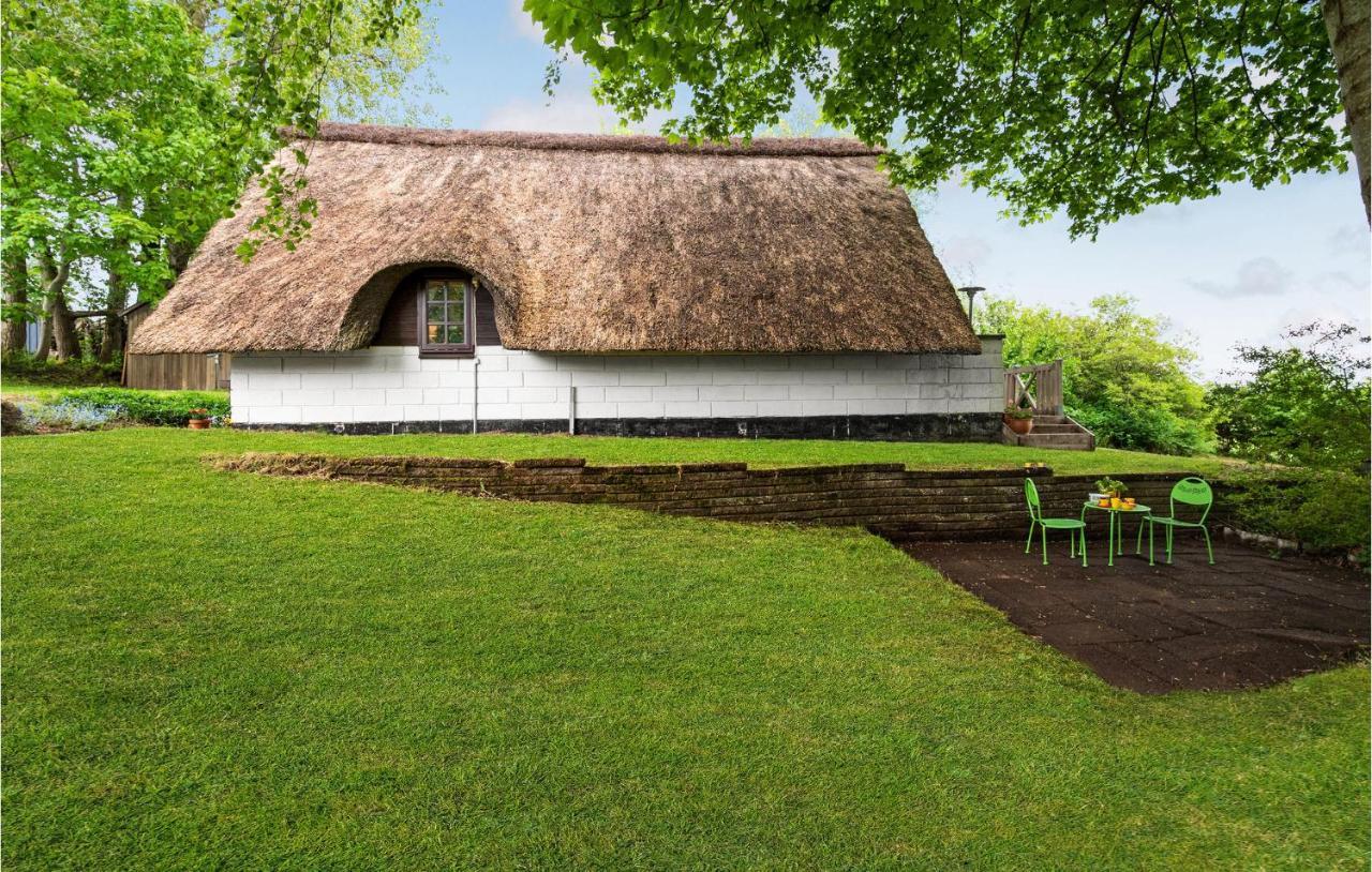 Stunning Home In Logstrup With Kitchen Extérieur photo